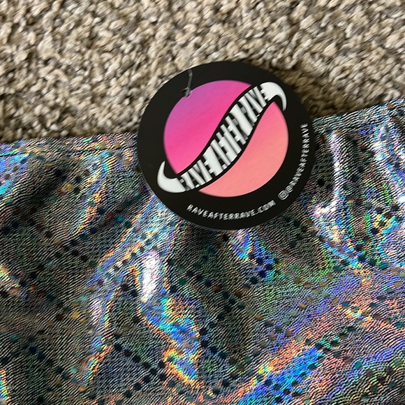 Holographic rave bottoms - Picture 2 of 2